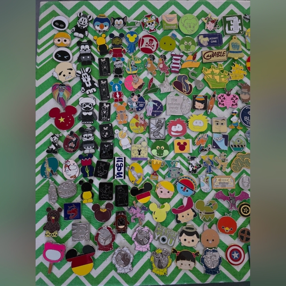 $25 for 10 Disney Park Pins *You Pick* updated 12/13/2025 - Picture 4 of 7